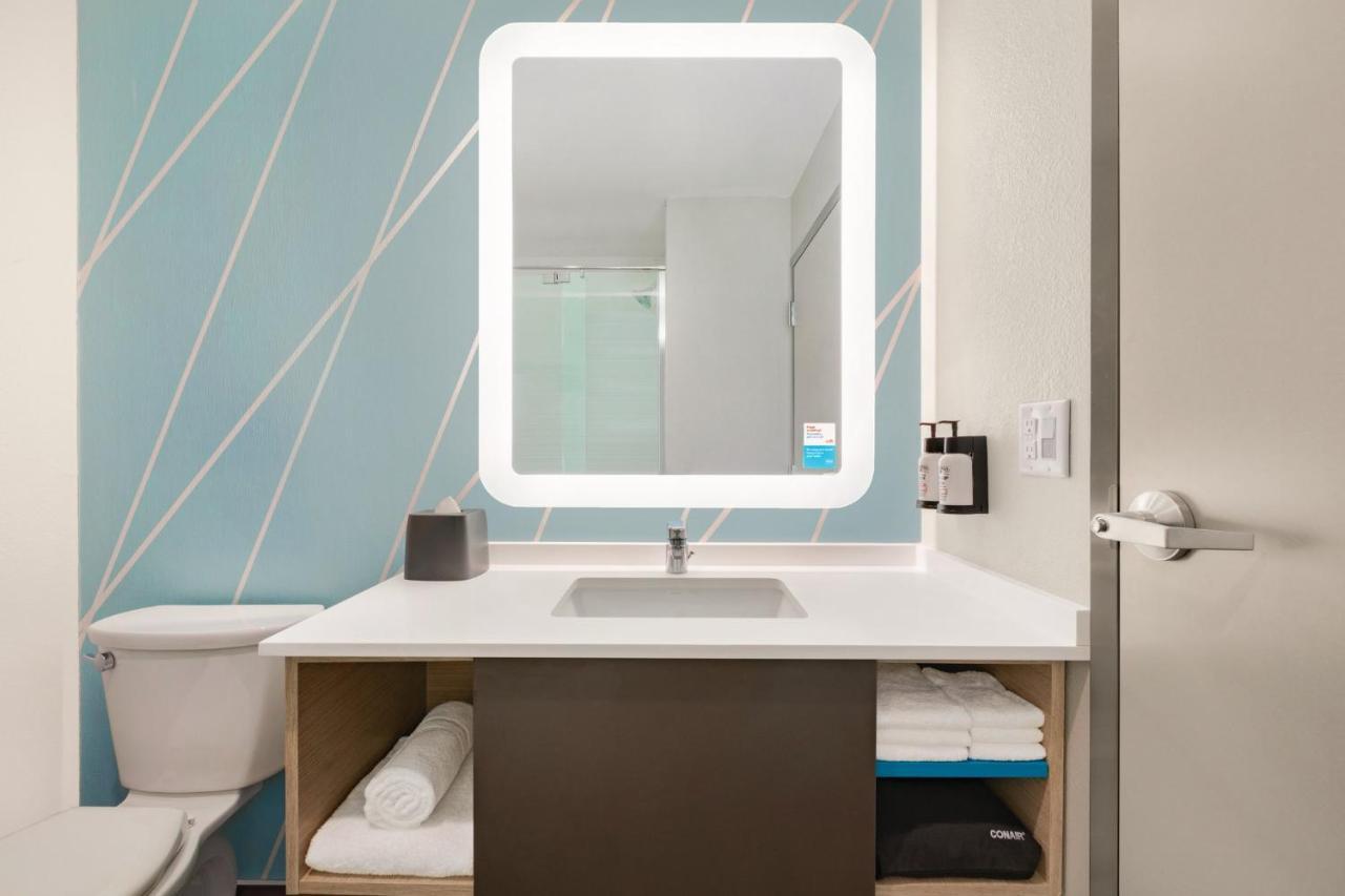 Avid Hotel Traverse City By Ihg Екстериор снимка