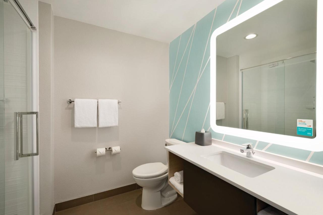 Avid Hotel Traverse City By Ihg Екстериор снимка