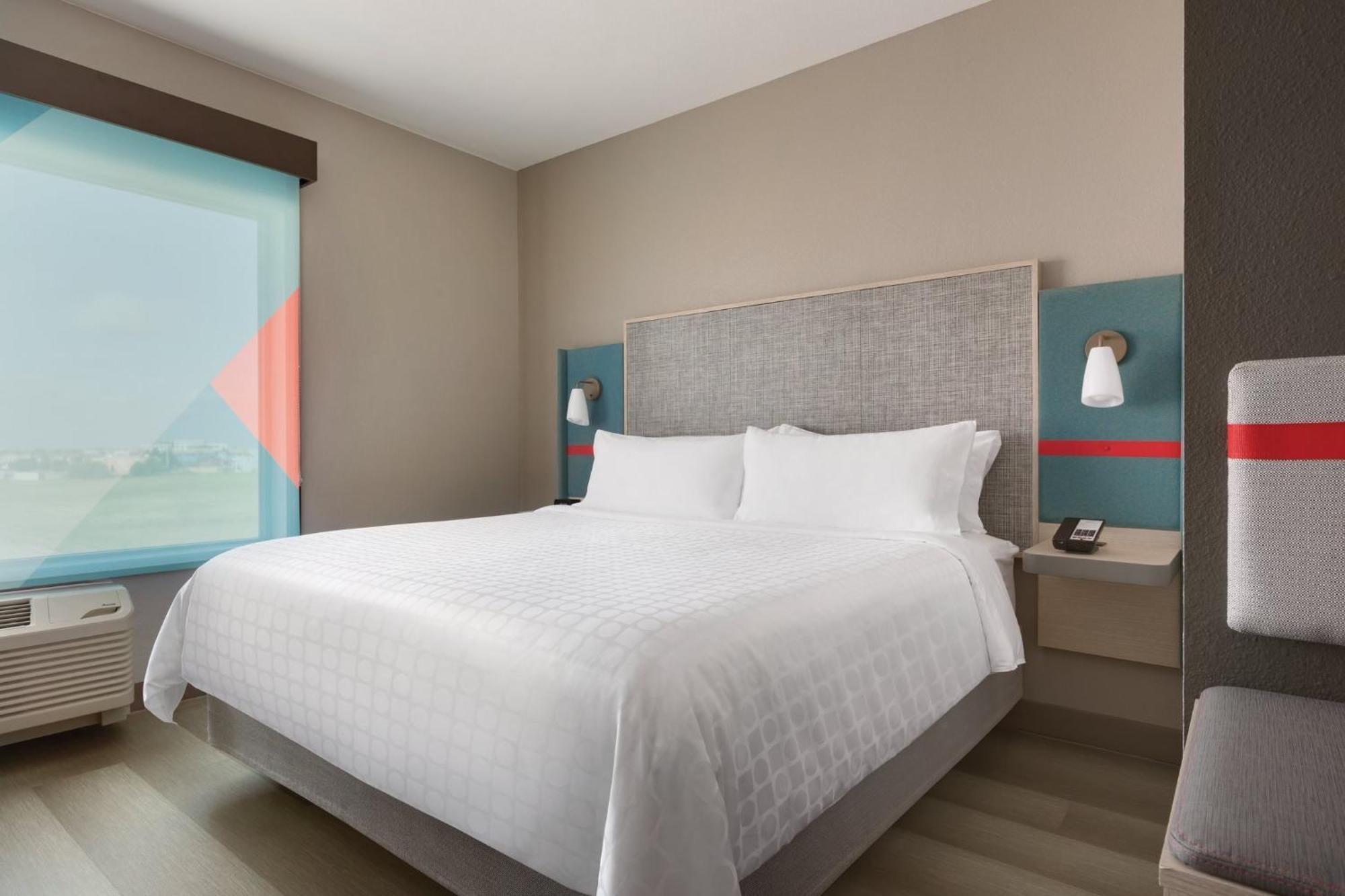 Avid Hotel Traverse City By Ihg Екстериор снимка